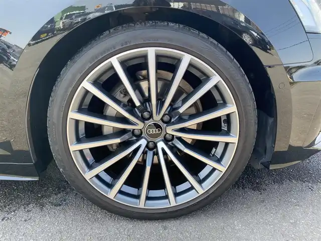 アウディ Ａ５ SB 40TDIクワトロ Sライン 福岡県 2023(令5)年 3.3万km 黒 ・サンルーフ/・アダプティブクルーズコントロール/・純正ナビ／Ｂｌｕｅｔｏｏｔｈ／ＵＳＢ／ｃａｒｐｌａｙ/・全方位カメラ/・ハーフレザーシート/シートヒーター/・ドラレコ/・ETC/・純正19AW/・LEDライト/・保証書/・取扱説明書