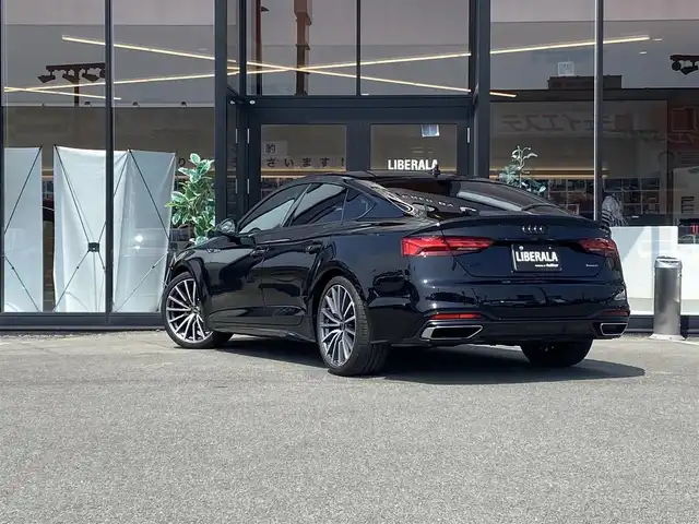 アウディ Ａ５ SB 40TDIクワトロ Sライン 福岡県 2023(令5)年 3.3万km 黒 ・サンルーフ/・アダプティブクルーズコントロール/・純正ナビ／Ｂｌｕｅｔｏｏｔｈ／ＵＳＢ／ｃａｒｐｌａｙ/・全方位カメラ/・ハーフレザーシート/シートヒーター/・ドラレコ/・ETC/・純正19AW/・LEDライト/・保証書/・取扱説明書