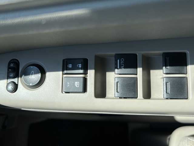 ホンダ Ｎ ＢＯＸ G Lパッケージ 岐阜県 2012(平24)年 5.7万km プレミアムブロンズパール 登録時走行距離56726km/純正ナビ　/ワンセグテレビ　/両側電動ドア　/バックモニター　/プッシュスタート/パワーウィンドウ/パワーステアリング/スマートキー/ＣＤ可　/ＳＤミュージックサーバー　/ＥＴＣ/ベンチシート　/フルフラットシート/純正フロアマット/ABS　/横滑り防止装置/ハロゲンヘッドライト/SRSエアバック（運転席・助手席）