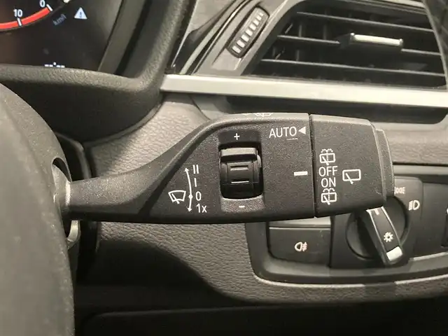 ＢＭＷ Ｘ１ xDrive 18d xライン 熊本県 2019(令1)年 3.3万km 黒 ・スマートキー/・プッシュスタート/・インテリジェントセーフティ/・PDC自動起動/・パーキングアシスト/・クルーズコントロール(追従式)/・ハーフレザーシート/・前席シートヒーター /・純正HDDナビ/　【Bluetooth・USB】/・バックカメラ/・ETC/・パワーバックドア/・LEDヘッドランプ/・フォグランプ/・純正マット