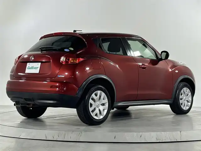 日産 ジューク 15RX タイプV 佐賀県 2011(平23)年 4.4万km ラディアントレッド 純正ナビ(MP310-W)/CD/DVD/ワンセグTV/Bluetooth/純正フロアマット/ハロゲンライト/ヘッドライトレベライザー/リモコンキー /電動格納ミラー/取扱説明書/パワーウィンドウ