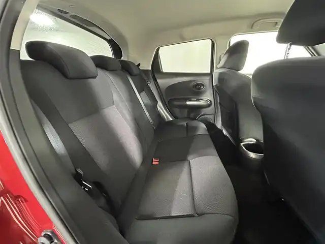 日産 ジューク 15RX タイプV 佐賀県 2011(平23)年 4.4万km ラディアントレッド 純正ナビ(MP310-W)/CD/DVD/ワンセグTV/Bluetooth/純正フロアマット/ハロゲンライト/ヘッドライトレベライザー/リモコンキー /電動格納ミラー/取扱説明書/パワーウィンドウ