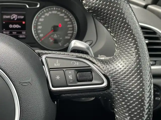 アウディ ＲＳＱ３ 三重県 2014(平26)年 7.7万km ファントムブラックパールエフェクト 純正HDDナビ(フルセグTV/CD/DVD/BT)/バックモニター/BOSEサウンド/コーナーセンサー/アウディサイドアシスト/アウディアクティブレーンアシスト /クルーズコントロール/純正ドライブレコーダー/レーダー探知機/ETC/シートヒーター/USB/純正フロアマット/純正20インチアルミホイール/プッシュスタート/スマートキー