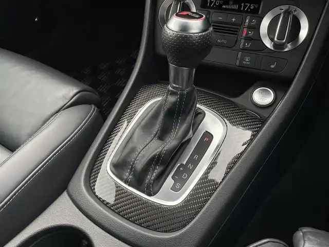 アウディ ＲＳＱ３ 三重県 2014(平26)年 7.7万km ファントムブラックパールエフェクト 純正HDDナビ(フルセグTV/CD/DVD/BT)/バックモニター/BOSEサウンド/コーナーセンサー/アウディサイドアシスト/アウディアクティブレーンアシスト /クルーズコントロール/純正ドライブレコーダー/レーダー探知機/ETC/シートヒーター/USB/純正フロアマット/純正20インチアルミホイール/プッシュスタート/スマートキー