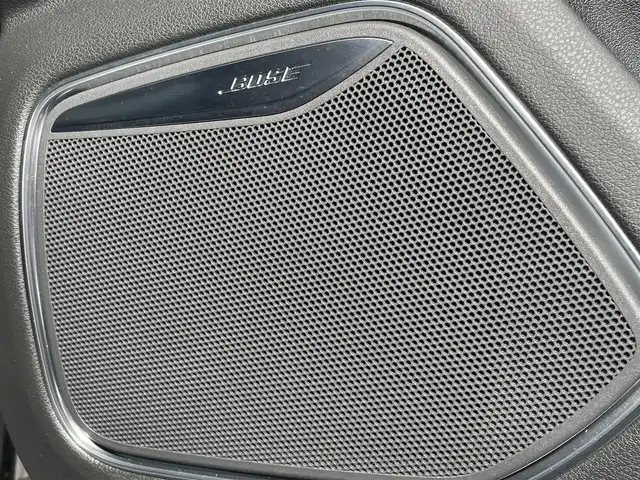 アウディ ＲＳＱ３ 三重県 2014(平26)年 7.7万km ファントムブラックパールエフェクト 純正HDDナビ(フルセグTV/CD/DVD/BT)/バックモニター/BOSEサウンド/コーナーセンサー/アウディサイドアシスト/アウディアクティブレーンアシスト /クルーズコントロール/純正ドライブレコーダー/レーダー探知機/ETC/シートヒーター/USB/純正フロアマット/純正20インチアルミホイール/プッシュスタート/スマートキー