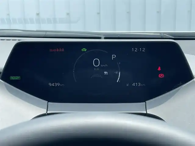 トヨタ プリウス X 滋賀県 2023(令5)年 1万km シルバーメタリック 8型ディスプレイオーディオ/・Bluetooth/フルセグ/バックカメラ/革巻きステアリング/ステアリングリモコン/ETC2.0/レーダークルーズコントロール/シートリフター/オートリトラミラー/ドアミラーヒーター/LEDヘッドライト/オートハイビーム/トヨタセーフティセンス/・レーンディパーチャーアラート/・ブラインドスポットモニター/・プリクラッシュセーフティ/・プロアクティブドライビングアシスト/・クリアランスソナー/・リヤクロストラフィックアラート/・後方車両接近告知/・リヤカメラディテクション/・パーキングサポートブレーキ/・安心降車アシスト/・ロードサインアシスト/スマートキー