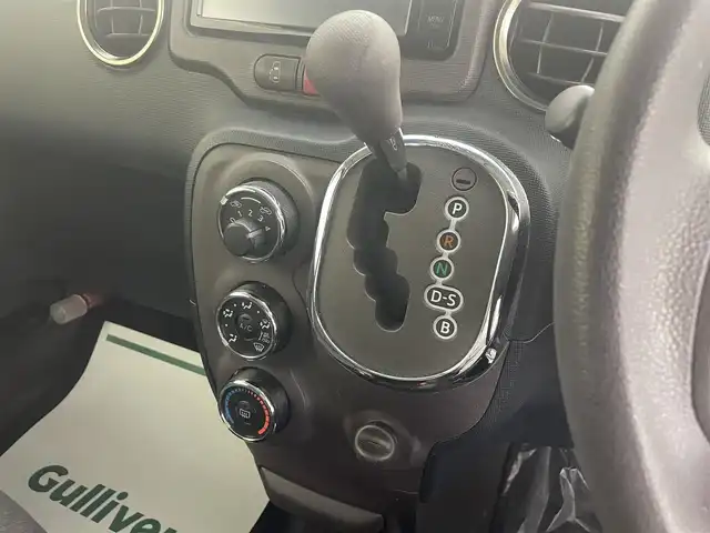 トヨタ ポルテ F アラモード 埼玉県 2014(平26)年 5.8万km クリームベージュ 純正ナビ　フルセグＴＶ　Ｂｌｕｅｔｏｏｔｈ　パワースライドドア　バックカメラ　ＥＴＣ　フォグランプ　スマートキー　プッシュスタート　純正フロアマット　ドアバイザー