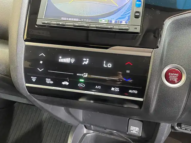 ホンダ フィット 13G FパックコンフォートED 道央・札幌 2016(平28)年 12.7万km プレミアムディープモカパール ４WD/横滑り防止装置/アイドリングストップ/ヘッドライトレベライザー/シートヒーター/純正ナビ/バックカメラ/ワンセグTV/ステアリングスイッチ/ETC/熱線入りフロントウインドウ/ヒーテッドドアミラー/チップアップリヤシート/ドアバイザー/１５インチアルミホイール/純正フロアマット