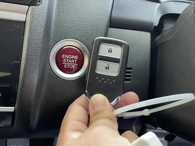 ホンダ フィット 13G FパックコンフォートED 道央・札幌 2016(平28)年 12.7万km プレミアムディープモカパール ４WD/横滑り防止装置/アイドリングストップ/ヘッドライトレベライザー/シートヒーター/純正ナビ/バックカメラ/ワンセグTV/ステアリングスイッチ/ETC/熱線入りフロントウインドウ/ヒーテッドドアミラー/チップアップリヤシート/ドアバイザー/１５インチアルミホイール/純正フロアマット