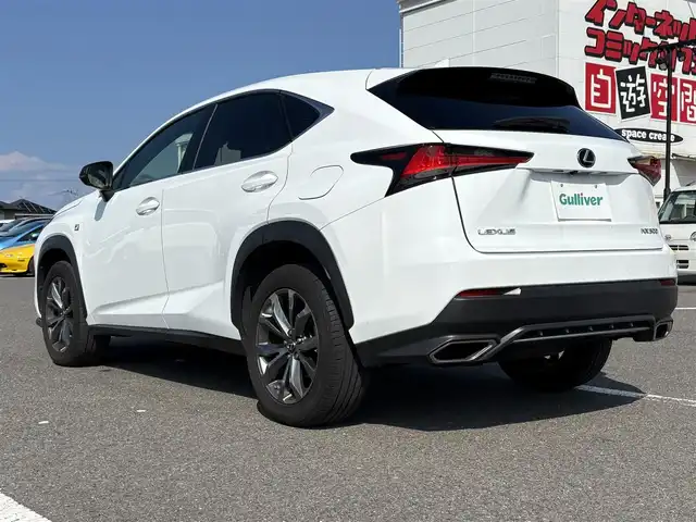 レクサス ＮＸ 300 Fスポーツ 大分県 2018(平30)年 7万km ホワイトノーヴァガラスフレーク ・純正ナビ(CD/DVD/SD/BT/USB/AUX/Miracast)/・フルセグテレビ/・バックモニター/・赤黒レザーシート/・ムーンルーフ/・三眼LEDヘッドライト/・プリクラッシュセーフティ/・ETC 2.0/・ドライブレコーダー/・レーダークルーズコントロール/・ステアリングリモコン/・ステアリングヒーター/・オートハイビーム/・パドルシフト/・パワーシート/・シートメモリー/・シートヒーター/・シートクーラー/・ブレーキホールド/・電動リアゲート