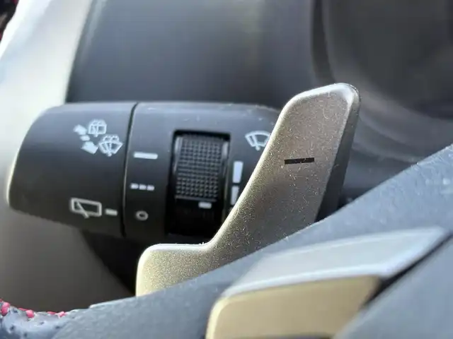 レクサス ＮＸ 300 Fスポーツ 大分県 2018(平30)年 7万km ホワイトノーヴァガラスフレーク ・純正ナビ(CD/DVD/SD/BT/USB/AUX/Miracast)/・フルセグテレビ/・バックモニター/・赤黒レザーシート/・ムーンルーフ/・三眼LEDヘッドライト/・プリクラッシュセーフティ/・ETC 2.0/・ドライブレコーダー/・レーダークルーズコントロール/・ステアリングリモコン/・ステアリングヒーター/・オートハイビーム/・パドルシフト/・パワーシート/・シートメモリー/・シートヒーター/・シートクーラー/・ブレーキホールド/・電動リアゲート