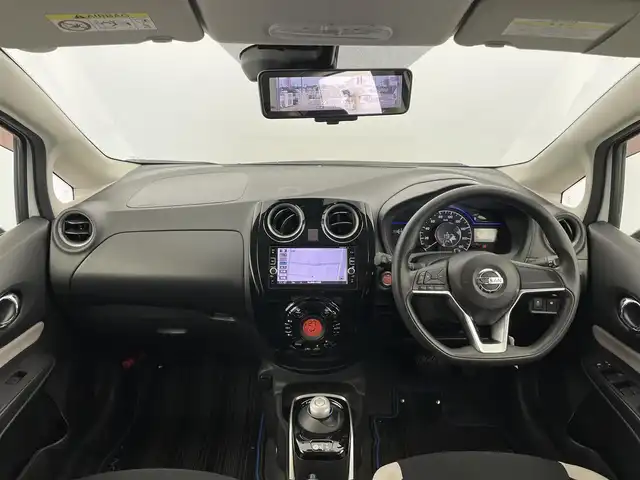 日産 ノート e－パワー X 富山県 2017(平29)年 2.2万km ブリリアントホワイトパール 純正ナビ【MM316D-W】/（AM/FM/CD/DVD/SD/AUX/BT）/フルセグＴＶ/アラウンドビューモニター/衝突被害軽減ブレーキ/レーンキープアシスト/オートLEDヘッドライト/横滑り防止装置/コーナーセンサー前後/デジタルインナーミラー/ETC/スマートキー×２/プッシュスタート/純正フロアマット/取扱説明書/保証書