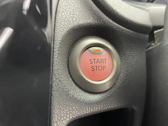 日産 ノート e－パワー X 富山県 2017(平29)年 2.2万km ブリリアントホワイトパール 純正ナビ【MM316D-W】/（AM/FM/CD/DVD/SD/AUX/BT）/フルセグＴＶ/アラウンドビューモニター/衝突被害軽減ブレーキ/レーンキープアシスト/オートLEDヘッドライト/横滑り防止装置/コーナーセンサー前後/デジタルインナーミラー/ETC/スマートキー×２/プッシュスタート/純正フロアマット/取扱説明書/保証書