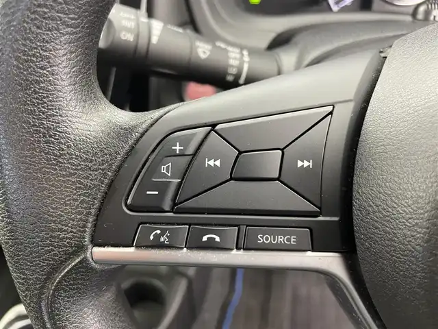 日産 ノート e－パワー X 富山県 2017(平29)年 2.2万km ブリリアントホワイトパール 純正ナビ【MM316D-W】/（AM/FM/CD/DVD/SD/AUX/BT）/フルセグＴＶ/アラウンドビューモニター/衝突被害軽減ブレーキ/レーンキープアシスト/オートLEDヘッドライト/横滑り防止装置/コーナーセンサー前後/デジタルインナーミラー/ETC/スマートキー×２/プッシュスタート/純正フロアマット/取扱説明書/保証書