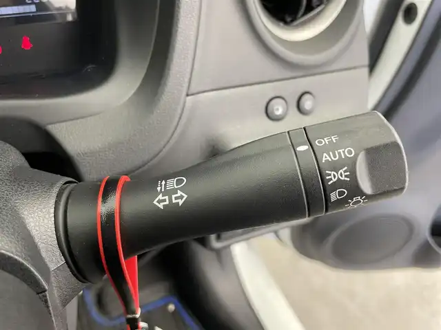 日産 ノート e－パワー X 富山県 2017(平29)年 2.2万km ブリリアントホワイトパール 純正ナビ【MM316D-W】/（AM/FM/CD/DVD/SD/AUX/BT）/フルセグＴＶ/アラウンドビューモニター/衝突被害軽減ブレーキ/レーンキープアシスト/オートLEDヘッドライト/横滑り防止装置/コーナーセンサー前後/デジタルインナーミラー/ETC/スマートキー×２/プッシュスタート/純正フロアマット/取扱説明書/保証書