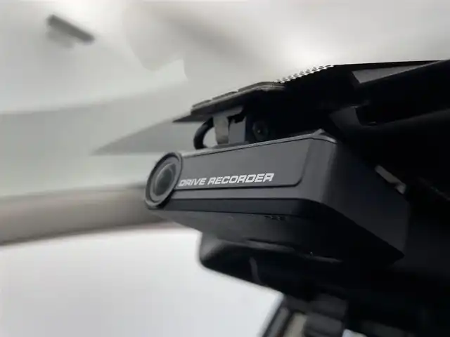 日産 ノート e－パワー X 富山県 2017(平29)年 2.2万km ブリリアントホワイトパール 純正ナビ【MM316D-W】/（AM/FM/CD/DVD/SD/AUX/BT）/フルセグＴＶ/アラウンドビューモニター/衝突被害軽減ブレーキ/レーンキープアシスト/オートLEDヘッドライト/横滑り防止装置/コーナーセンサー前後/デジタルインナーミラー/ETC/スマートキー×２/プッシュスタート/純正フロアマット/取扱説明書/保証書