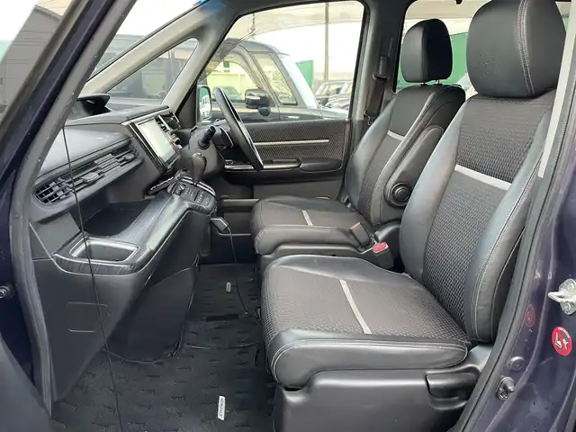 ホンダ ステップワゴン スパーダ クールスピリット 千葉県 2015(平27)年 12.5万km プレミアムスパイスパープルP ・純正ナビ（VXM-155VFNi）/・TV/BT/DVD/USB/・衝突被害軽減ブレーキ/・レーンキープアシスト/・レーダークルーズコントロール/・ビルドインETC/・パドルシフト/・シートヒーター/・LEDヘッドライト/・フォグランプ/・社外後席モニター（アルパイン）/・ビルトインETC/・純正17インチAW/・ワクワクゲート/・社外ドライブレコーダー/・スマートキー/・スペアキー有/・プッシュスタート/・保証書/・取扱説明書