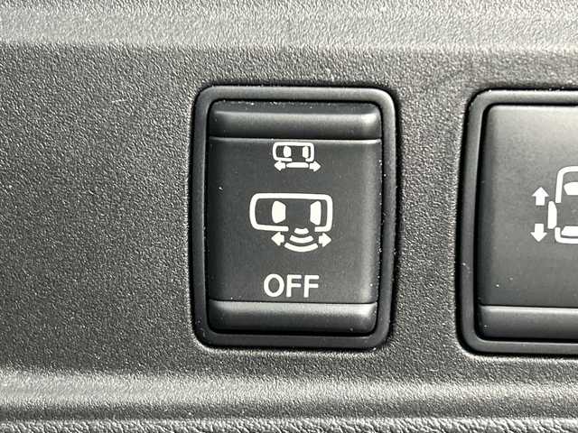 日産 セレナ ライダー 三重県 2018(平30)年 4.8万km ダイヤモンドブラック /禁煙車//純正ナビ（MM317D-W）//バックカメラ//片側パワースライドドア//ハンズフリースライドドア//クルーズコントロール//衝突軽減//ETC//革巻きステアリング//ステアリングスイッチ//アイドリングストップ