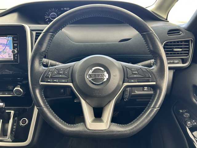 日産 セレナ ライダー 三重県 2018(平30)年 4.8万km ダイヤモンドブラック /禁煙車//純正ナビ（MM317D-W）//バックカメラ//片側パワースライドドア//ハンズフリースライドドア//クルーズコントロール//衝突軽減//ETC//革巻きステアリング//ステアリングスイッチ//アイドリングストップ