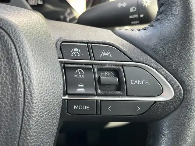 トヨタ ヴォクシー S－Z 奈良県 2023(令5)年 1.1万km スパークリングブラックパールクリスタルシャイン 純正10.5インチディスプレイオーディオ/(TV/BT/AppleCarPlay/AndroidAuto)/純正14インチフリップダウンモニター（V14T-R72R）/レーダークルーズコントロール/バックカメラ/ブラインドスポットモニター/前後コーナーセンサー/プリクラッシュセーフティ/レーンキープアシスト/両側パワースライドドア/パワーバックドア/ハーフレザーシート/全席シートヒーター/ヘッドアップディスプレイ/後席サンシェード/LEDヘッドライト/ETC2.0/純正17インチAW/保証書/取り扱い説明書/スペアキーX1