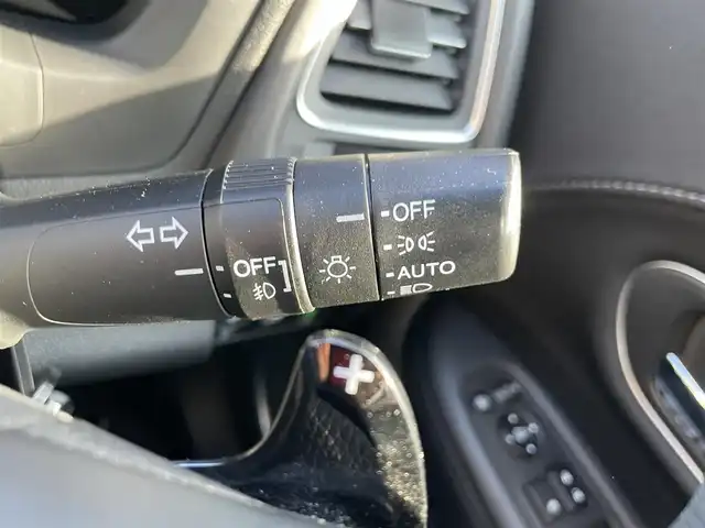 ホンダ ヴェゼル ハイブリッド Z ホンダセンシング 島根県 2016(平28)年 6.3万km ルーセブラックM 純正ＳＤナビ　/フルセグTV　/ＤＶＤ再生　/Ｂｌｕｅｔｏｏｔｈ接続　/バックカメラ　/ビルトインＥＴＣ　/ドライブレコーダー　/アダプティブクルーズコントロール/衝突軽減システム　/前席シートヒーター　/スマートキー/純正ＬＥＤヘッドライト/純正１７インチアルミホイール　/純正フロアマット　/保証書/取扱説明書/スペアキー1本