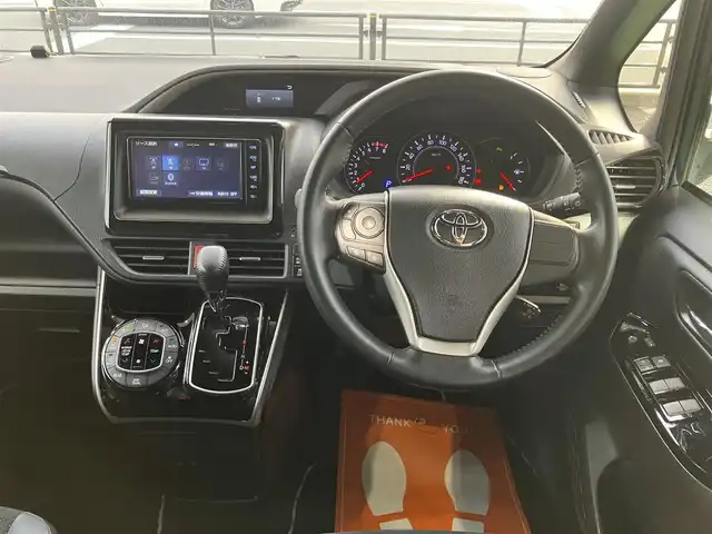 トヨタ ヴォクシー ZS 煌Ⅲ 神奈川県 2021(令3)年 2.8万km ブラッキッシュアゲハガラスフレーク 新車保証書/スマートキー/スペアキー/純正SDナビ・フルセグTV/CD・DVDビデオ・Bluetooth/バックカメラ/ビルトインETC2.0/両側パワースライドドア/トヨタセーフティセンス/・プリクラッシュセーフティシステム/・レーンディパーチャーアラート/・オートマチックハイビーム/・先行車発進告知機能/インテリジェントクリアランスソナー/クルーズコントロール/LEDヘッドライト/LEDフォグランプ/純正フロアーマット/純正ドアバイザー