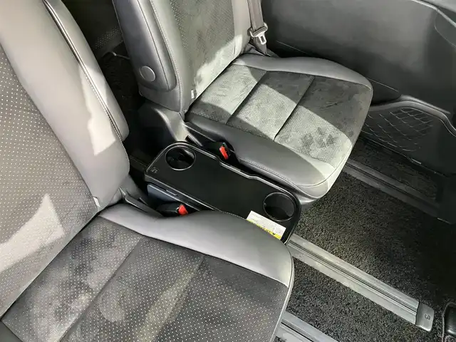 トヨタ ヴォクシー ZS 煌Ⅲ 神奈川県 2021(令3)年 2.8万km ブラッキッシュアゲハガラスフレーク 新車保証書/スマートキー/スペアキー/純正SDナビ・フルセグTV/CD・DVDビデオ・Bluetooth/バックカメラ/ビルトインETC2.0/両側パワースライドドア/トヨタセーフティセンス/・プリクラッシュセーフティシステム/・レーンディパーチャーアラート/・オートマチックハイビーム/・先行車発進告知機能/インテリジェントクリアランスソナー/クルーズコントロール/LEDヘッドライト/LEDフォグランプ/純正フロアーマット/純正ドアバイザー