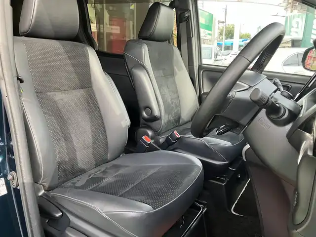 トヨタ ヴォクシー ZS 煌Ⅲ 神奈川県 2021(令3)年 2.8万km ブラッキッシュアゲハガラスフレーク 新車保証書/スマートキー/スペアキー/純正SDナビ・フルセグTV/CD・DVDビデオ・Bluetooth/バックカメラ/ビルトインETC2.0/両側パワースライドドア/トヨタセーフティセンス/・プリクラッシュセーフティシステム/・レーンディパーチャーアラート/・オートマチックハイビーム/・先行車発進告知機能/インテリジェントクリアランスソナー/クルーズコントロール/LEDヘッドライト/LEDフォグランプ/純正フロアーマット/純正ドアバイザー