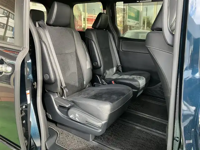 トヨタ ヴォクシー ZS 煌Ⅲ 神奈川県 2021(令3)年 2.8万km ブラッキッシュアゲハガラスフレーク 新車保証書/スマートキー/スペアキー/純正SDナビ・フルセグTV/CD・DVDビデオ・Bluetooth/バックカメラ/ビルトインETC2.0/両側パワースライドドア/トヨタセーフティセンス/・プリクラッシュセーフティシステム/・レーンディパーチャーアラート/・オートマチックハイビーム/・先行車発進告知機能/インテリジェントクリアランスソナー/クルーズコントロール/LEDヘッドライト/LEDフォグランプ/純正フロアーマット/純正ドアバイザー