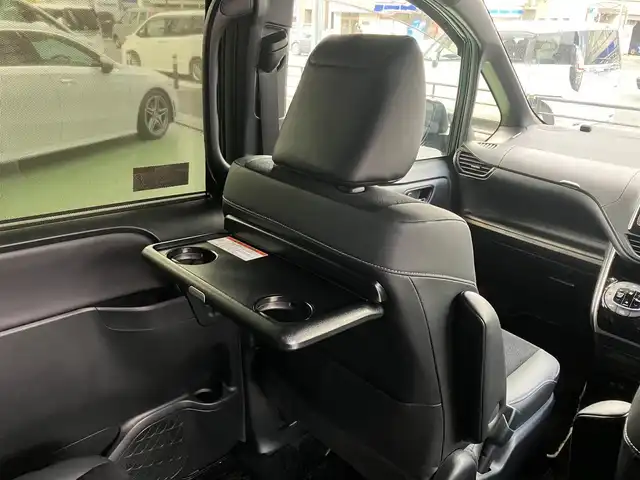 トヨタ ヴォクシー ZS 煌Ⅲ 神奈川県 2021(令3)年 2.8万km ブラッキッシュアゲハガラスフレーク 新車保証書/スマートキー/スペアキー/純正SDナビ・フルセグTV/CD・DVDビデオ・Bluetooth/バックカメラ/ビルトインETC2.0/両側パワースライドドア/トヨタセーフティセンス/・プリクラッシュセーフティシステム/・レーンディパーチャーアラート/・オートマチックハイビーム/・先行車発進告知機能/インテリジェントクリアランスソナー/クルーズコントロール/LEDヘッドライト/LEDフォグランプ/純正フロアーマット/純正ドアバイザー