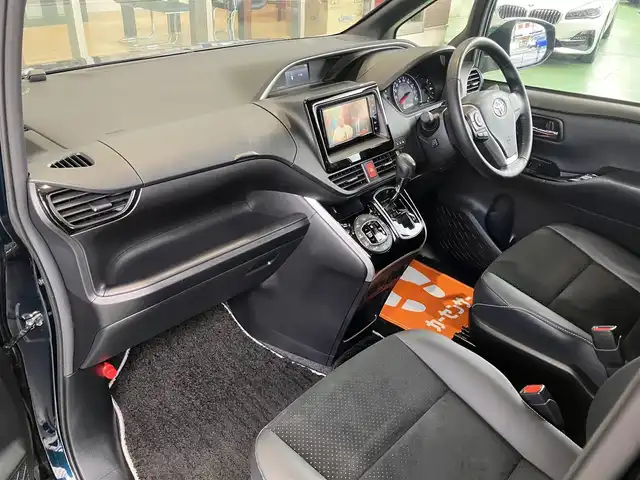 トヨタ ヴォクシー ZS 煌Ⅲ 神奈川県 2021(令3)年 2.8万km ブラッキッシュアゲハガラスフレーク 新車保証書/スマートキー/スペアキー/純正SDナビ・フルセグTV/CD・DVDビデオ・Bluetooth/バックカメラ/ビルトインETC2.0/両側パワースライドドア/トヨタセーフティセンス/・プリクラッシュセーフティシステム/・レーンディパーチャーアラート/・オートマチックハイビーム/・先行車発進告知機能/インテリジェントクリアランスソナー/クルーズコントロール/LEDヘッドライト/LEDフォグランプ/純正フロアーマット/純正ドアバイザー