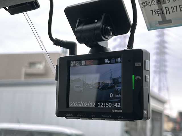トヨタ ルーミー カスタムG 熊本県 2022(令4)年 5万km パールホワイトⅢ 社外７型ナビ　/両側パワースライド　/全方位カメラ /コーナーセンサー /クルーズコントロール /禁煙車 /スマートキー /スペアキー /Bluetooth /フルセグテレビ /LEDヘッドライト /シートカバー /フォグランプ