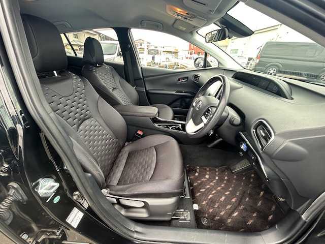 トヨタ プリウス ＰＨＶ S ナビパッケージ 茨城県 2017(平29)年 6.9万km アティチュードブラックマイカ 純正大型ナビ/クルーズコントロール/フルセグTV/Bluetooth搭載/パーキングアシスト機能/ドライブレコーダー/プラグインハイブリッド/ビルトインETC/オートライト/オートマチックハイビーム/エアバック/カーテンエアバック/横滑り防止機能/禁煙車/エンジンスタートボタン/衝突被害軽減システム/