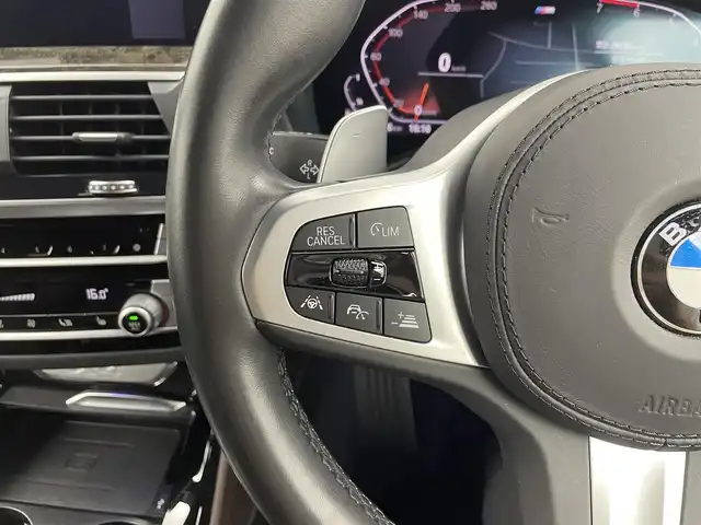 ＢＭＷ Ｘ４ xDrive 30i Mスポーツ 大分県 2020(令2)年 2.7万km アルピンホワイトⅢ 4WD/サンルーフ/インテリジェントセーフティ/・ブレーキ機能付き歩行者警告/・衝突回避アシスト/・Cityブレーキ機能付き歩行者警告/・レーンディパーチャウォーニング/・レーンチェンジウォーニング/・側方衝突警告/・優先通行警告/アクティブクルーズコントール（ACC）/ヘッドアップディスプレイ（HUD）/コンフォートアクセス/ハンズフリー付きテールゲート/ミラー一体型ETC/パーキングアシスト/置くだけ充電/純正ドライブレコーダー（前後）/360°ビューモニター/純正HDDナビ/【フルセグTV、BT対応、USB、AM/FM】/ステアリングスイッチ/パドルシフト/茶革シート/・運転席2メモリーシート/・前席パワーシート/・前席シートヒーター/アイドリングストップ/電動格納ミラー/フロアマット/オートライト/LEDヘッドライト/LEDフォグランプ/コーナーセンサー/純正20インチアルミホイール/保証書、取説、スペアキー有り