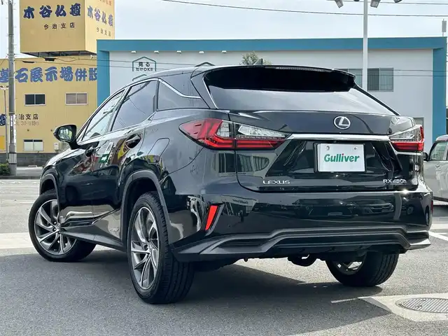 レクサス ＲＸ 450h バージョンL 愛媛県 2016(平28)年 10.7万km グラファイトブラックガラスフレーク 登録時走行距離：106256Km/純正メーカーOPメモリナビ/CD/DVD/BD/TV/BT/AM/FM/純正ビルトインETC2.0/全周囲カメラ/サンルーフ/カーテンエアバッグ/シートメモリー/レザーシート/パワーシート/全席シートヒーター/D+Nエアシート/電動セカンドシート/電動チルトステアリング/ステアリングヒーター/追従クルコン/横滑り防止装置/盗難防止装置/衝突軽減システム/前後コーナーセンサー/LEDヘッドライト/LEDフォグランプ/オートライト/オートハイビーム/フォグランプ/エンジンスタートボタン/スマートキー/純正アルミホイール/純正フロアマット