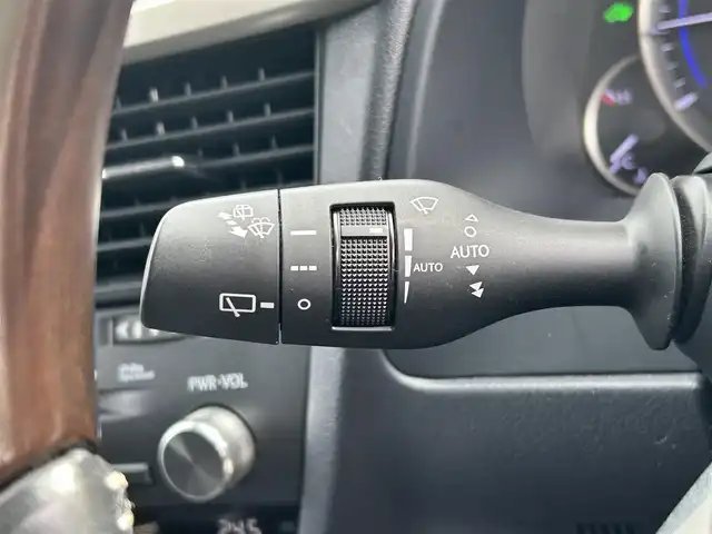 レクサス ＲＸ 450h バージョンL 愛媛県 2016(平28)年 10.7万km グラファイトブラックガラスフレーク 登録時走行距離：106256Km/純正メーカーOPメモリナビ/CD/DVD/BD/TV/BT/AM/FM/純正ビルトインETC2.0/全周囲カメラ/サンルーフ/カーテンエアバッグ/シートメモリー/レザーシート/パワーシート/全席シートヒーター/D+Nエアシート/電動セカンドシート/電動チルトステアリング/ステアリングヒーター/追従クルコン/横滑り防止装置/盗難防止装置/衝突軽減システム/前後コーナーセンサー/LEDヘッドライト/LEDフォグランプ/オートライト/オートハイビーム/フォグランプ/エンジンスタートボタン/スマートキー/純正アルミホイール/純正フロアマット