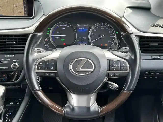 レクサス ＲＸ 450h バージョンL 愛媛県 2016(平28)年 10.7万km グラファイトブラックガラスフレーク 登録時走行距離：106256Km/純正メーカーOPメモリナビ/CD/DVD/BD/TV/BT/AM/FM/純正ビルトインETC2.0/全周囲カメラ/サンルーフ/カーテンエアバッグ/シートメモリー/レザーシート/パワーシート/全席シートヒーター/D+Nエアシート/電動セカンドシート/電動チルトステアリング/ステアリングヒーター/追従クルコン/横滑り防止装置/盗難防止装置/衝突軽減システム/前後コーナーセンサー/LEDヘッドライト/LEDフォグランプ/オートライト/オートハイビーム/フォグランプ/エンジンスタートボタン/スマートキー/純正アルミホイール/純正フロアマット