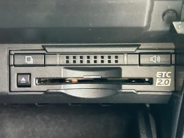 レクサス ＲＸ 450h バージョンL 愛媛県 2016(平28)年 10.7万km グラファイトブラックガラスフレーク 登録時走行距離：106256Km/純正メーカーOPメモリナビ/CD/DVD/BD/TV/BT/AM/FM/純正ビルトインETC2.0/全周囲カメラ/サンルーフ/カーテンエアバッグ/シートメモリー/レザーシート/パワーシート/全席シートヒーター/D+Nエアシート/電動セカンドシート/電動チルトステアリング/ステアリングヒーター/追従クルコン/横滑り防止装置/盗難防止装置/衝突軽減システム/前後コーナーセンサー/LEDヘッドライト/LEDフォグランプ/オートライト/オートハイビーム/フォグランプ/エンジンスタートボタン/スマートキー/純正アルミホイール/純正フロアマット