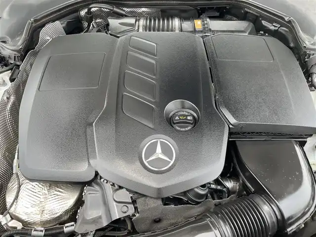 メルセデス・ベンツ Ｍ・ベンツ Ｃ２２０ｄ ステーションワゴン アバンギャルドAMGライン 東京都 2022(令4)年 4.4万km パール ナビゲーションＰＫＧ　/ＭＢＵＸ　/１２セグ　/３６０°カメラ　/ＨＵＤ　/パノラマＳＲ　/黒革　/前席Ｍ付Ｐシート　/ＡｐｐｌｅＣａｒＰｌａｙ　/ＡｎｄｒｏｉｄＡｕｔｏ　/純正前後Ｄレコ　/パドルＳ　/レーダーセーフＰＫＧ
