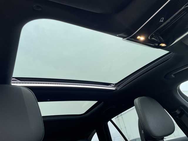 メルセデス・ベンツ Ｍ・ベンツ Ｃ２２０ｄ ステーションワゴン アバンギャルドAMGライン 東京都 2022(令4)年 4.4万km パール ナビゲーションＰＫＧ　/ＭＢＵＸ　/１２セグ　/３６０°カメラ　/ＨＵＤ　/パノラマＳＲ　/黒革　/前席Ｍ付Ｐシート　/ＡｐｐｌｅＣａｒＰｌａｙ　/ＡｎｄｒｏｉｄＡｕｔｏ　/純正前後Ｄレコ　/パドルＳ　/レーダーセーフＰＫＧ
