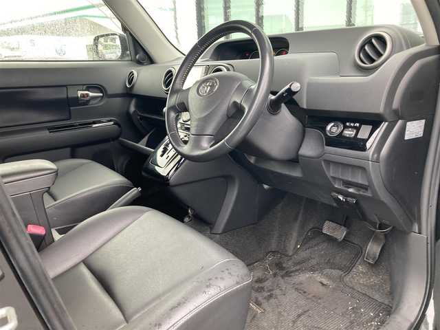 トヨタ カローラ ルミオン 1．5G 香川県 2012(平24)年 11.3万km ブラックマイカ 走行距離112/848km/Panasonic製SDナビ【CN-S300WD】/（フルセグTV/Bluetooth/DVD/ipod/SD）/黒革シート/ETC/社外15インチアルミホイール/HIDヘッドライト/スマートキー/プッシュスタート/オートエアコン/純正フロアマット/ドアバイザー/取扱説明書