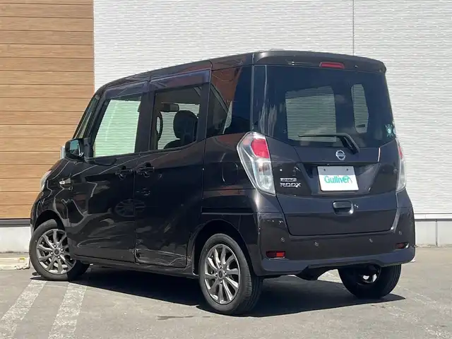 日産 デイズ ルークス X 秋田県 2018(平30)年 7.9万km アッシュブラウンM 4WD/衝突軽減システム/片側パワスラ/社外ナビ/フルセグ/全方位カメラ/アラウンドビューモニター/社外アルミ/スマートキー/アイドリングストップ/コーナーセンサー/プッシュスタート/運転席シートヒーター/ETC/社外フロアマット/純正ドアバイザー/オートエアコン/パワーステアリング/パワーウィンドウ/レベライザー/横滑り防止/電動格納ミラー/保証書/取扱説明書/記録簿
