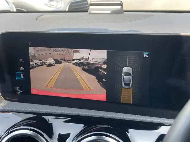 メルセデス・ベンツ Ｍ・ベンツ Ａ２５０ 4MATIC AMGライン 熊本県 2020(令2)年 0.9万km ジュピターレッド ・スマートキー/・プッシュスタート/・サンルーフ/・アクティブステアリングアシスト/・道路標識アシスト/・アクティブレーンキーピングアシスト/・アクティブブレーキアシスト/・アテンションアシスト/・ブラインドスポットモニター/・レーンチェンジアシスト/・インテリジェントライトシステム/・クルーズコントロール(追従式)/・ハーフレザーシート/・前席パワーシート/・前席シートヒーター /・純正メモリナビ/　【Bluetooth・USB・AppleCarPlay・AndroidAuto】/・フルセグTV/・バックカメラ/・ETC2.0/・LEDヘッドランプ/・純正マット