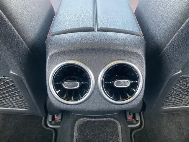 メルセデス・ベンツ Ｍ・ベンツ Ａ２５０ 4MATIC AMGライン 熊本県 2020(令2)年 0.9万km ジュピターレッド ・スマートキー/・プッシュスタート/・サンルーフ/・アクティブステアリングアシスト/・道路標識アシスト/・アクティブレーンキーピングアシスト/・アクティブブレーキアシスト/・アテンションアシスト/・ブラインドスポットモニター/・レーンチェンジアシスト/・インテリジェントライトシステム/・クルーズコントロール(追従式)/・ハーフレザーシート/・前席パワーシート/・前席シートヒーター /・純正メモリナビ/　【Bluetooth・USB・AppleCarPlay・AndroidAuto】/・フルセグTV/・バックカメラ/・ETC2.0/・LEDヘッドランプ/・純正マット