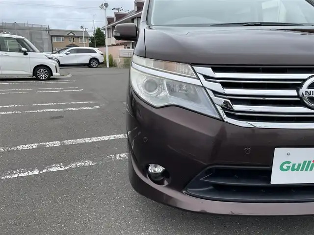 日産 セレナ 20X Vセレクション+セーフティ 道央・札幌 2016(平28)年 11.1万km インペリアルアンバーP 登録時走行距離110/845km/　４　W　D　/純正SDナビ(CD/DVD/FM/AM/SD/BT/USB)/ワンセグ（走行中視聴可能）/バックカメラ/全周囲カメラ/アイドリングストップ/ウィンカーミラー/クルーズコントロール（追従走行なし）/ドアバイザー/プッシュスタート/両側パワースライドドア/ETC/スペアキー×１/ウォークスルー/純正フロアマット/横滑り防止装置/コーナーセンサー/レーンキープアシスト/盗難防止装置/オートライト/衝突軽減ブレーキ/フォグランプ/ECOスイッチ/ステアリングスイッチ/イルミネーションコントロール/ヘッドライトレベライザー/電動格納ミラー/バニティミラー/ワイパー間欠時間コントローラー