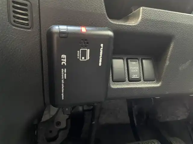 日産 セレナ 20X Vセレクション+セーフティ 道央・札幌 2016(平28)年 11.1万km インペリアルアンバーP 登録時走行距離110/845km/　４　W　D　/純正SDナビ(CD/DVD/FM/AM/SD/BT/USB)/ワンセグ（走行中視聴可能）/バックカメラ/全周囲カメラ/アイドリングストップ/ウィンカーミラー/クルーズコントロール（追従走行なし）/ドアバイザー/プッシュスタート/両側パワースライドドア/ETC/スペアキー×１/ウォークスルー/純正フロアマット/横滑り防止装置/コーナーセンサー/レーンキープアシスト/盗難防止装置/オートライト/衝突軽減ブレーキ/フォグランプ/ECOスイッチ/ステアリングスイッチ/イルミネーションコントロール/ヘッドライトレベライザー/電動格納ミラー/バニティミラー/ワイパー間欠時間コントローラー