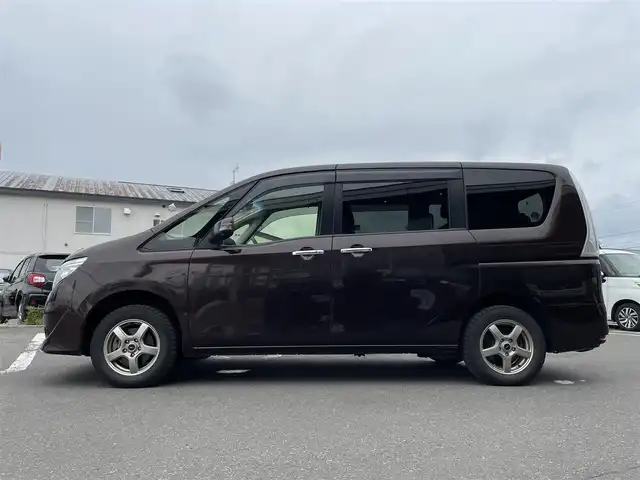 日産 セレナ 20X Vセレクション+セーフティ 道央・札幌 2016(平28)年 11.1万km インペリアルアンバーP 登録時走行距離110/845km/　４　W　D　/純正SDナビ(CD/DVD/FM/AM/SD/BT/USB)/ワンセグ（走行中視聴可能）/バックカメラ/全周囲カメラ/アイドリングストップ/ウィンカーミラー/クルーズコントロール（追従走行なし）/ドアバイザー/プッシュスタート/両側パワースライドドア/ETC/スペアキー×１/ウォークスルー/純正フロアマット/横滑り防止装置/コーナーセンサー/レーンキープアシスト/盗難防止装置/オートライト/衝突軽減ブレーキ/フォグランプ/ECOスイッチ/ステアリングスイッチ/イルミネーションコントロール/ヘッドライトレベライザー/電動格納ミラー/バニティミラー/ワイパー間欠時間コントローラー
