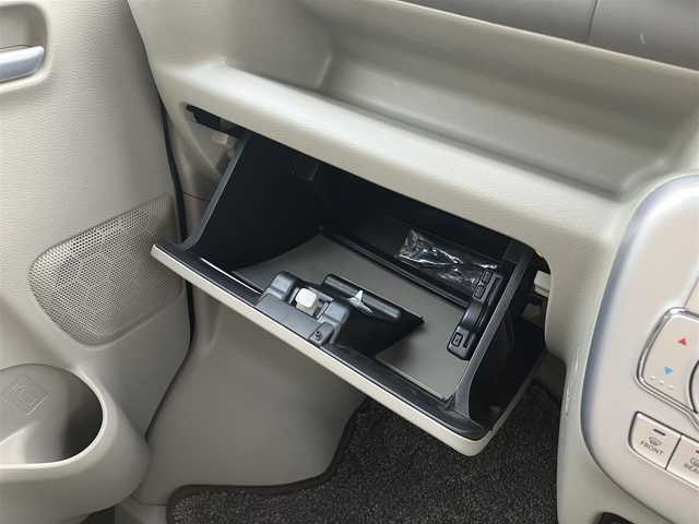 日産 ＮＶ１００クリッパー リオ G 三重県 2022(令4)年 2.5万km ＤグリーンＭ ナビ（FM/AM/Bluetooth/地デジTV/HDMI）/ETC/両側パワースライドドア/電動オートステップ(助手席側)/シートヒーター（運転席）/インテリジェントエマージェンシーブレーキ//　踏み間違い衝突防止アシスト//　エマージェンシーストップシグナル//　車線逸脱警報/ふらつき警報/先行車発進お知らせ//　ヒルアシスト/VDC/HIDヘッドランプ/オートライト/ハイビーム/メッキ枠付フロントフォグランプ/ボディ同色ドアミラー（電動オート格納機能/ウィンカー）/オートエアコンリアヒーター/オーバーヘッドシェルフ/USB電源ソケット/ソナー/インテリジェントキー/プッシュスタート/スペアキー