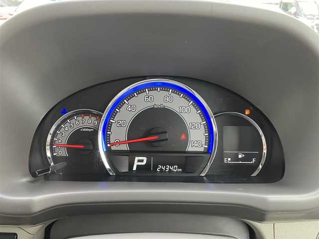 日産 ＮＶ１００クリッパー リオ G 三重県 2022(令4)年 2.5万km ＤグリーンＭ ナビ（FM/AM/Bluetooth/地デジTV/HDMI）/ETC/両側パワースライドドア/電動オートステップ(助手席側)/シートヒーター（運転席）/インテリジェントエマージェンシーブレーキ//　踏み間違い衝突防止アシスト//　エマージェンシーストップシグナル//　車線逸脱警報/ふらつき警報/先行車発進お知らせ//　ヒルアシスト/VDC/HIDヘッドランプ/オートライト/ハイビーム/メッキ枠付フロントフォグランプ/ボディ同色ドアミラー（電動オート格納機能/ウィンカー）/オートエアコンリアヒーター/オーバーヘッドシェルフ/USB電源ソケット/ソナー/インテリジェントキー/プッシュスタート/スペアキー