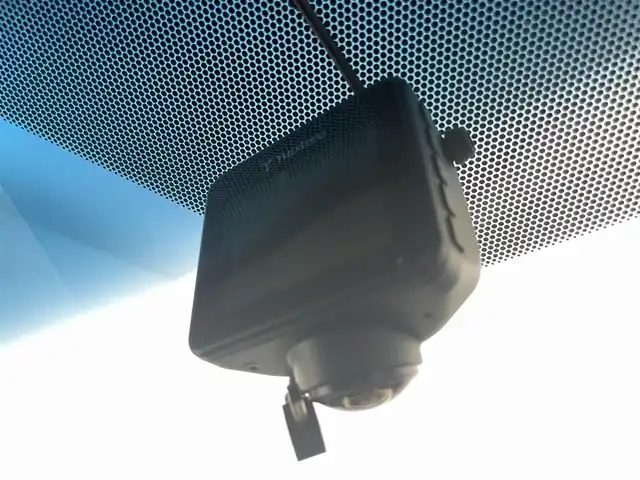 トヨタ ヴェルファイア Z サイドリフトアップ 富山県 2017(平29)年 2.6万km ブラック 純正9型ナビ(AM/FM/CD/DVD/BT)/フルセグTV/バックカメラ/両側パワースライドドア/サイドリフトアップシート/衝突被害軽減ブレーキ/レーダークルーズコントロール/クリアランスソナー/インテリジェントクリアランスソナー/360°ドライブレコーダー/2列目右側オットマン/LEDヘッドライト/オートライト/フォグランプ/スマートキー/スペアキー/プッシュスタート/電動パーキングブレーキ/オートブレーキサポート/ビルトインETC/保証書/取扱説明書
